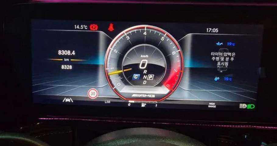 Mercedes-Benz G-Class 