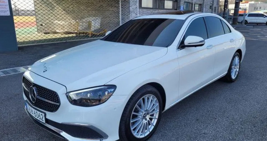 Mercedes-Benz E-Class 