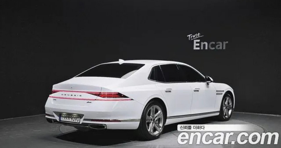 Genesis G90 
