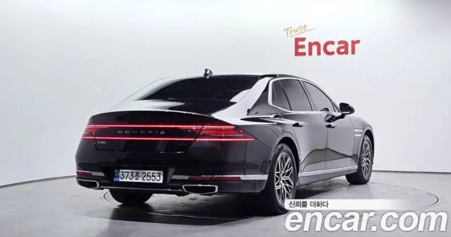 Genesis G90 