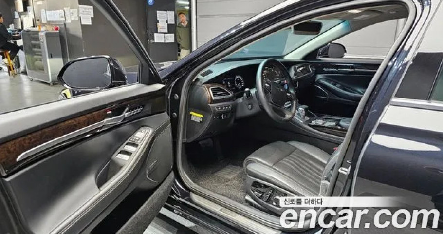 Genesis G90 