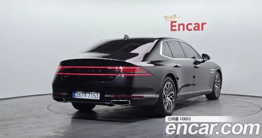 Genesis G90 