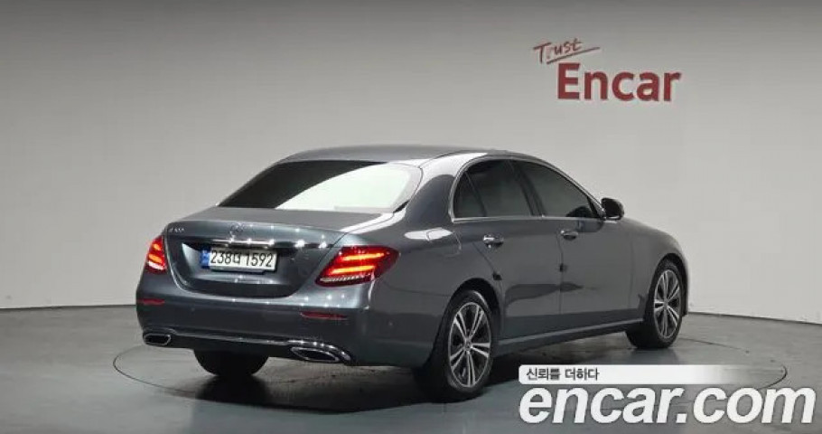 Mercedes-Benz E-Class 