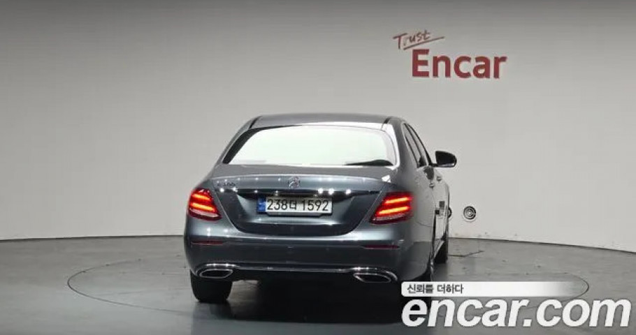 Mercedes-Benz E-Class 
