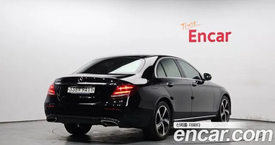 Mercedes-Benz E-Class 