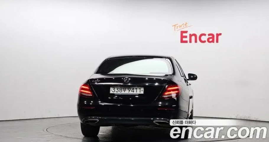 Mercedes-Benz E-Class 