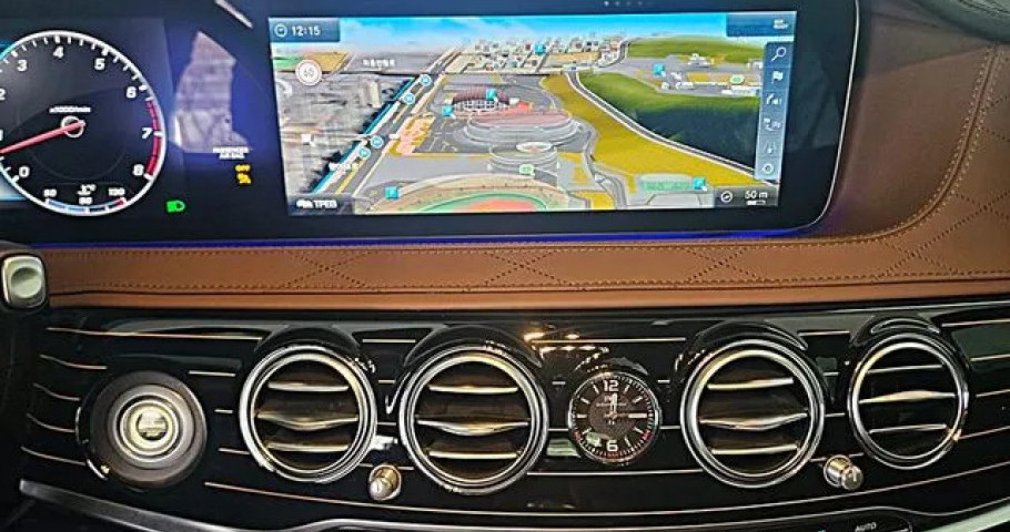 Mercedes-Benz S-Class 