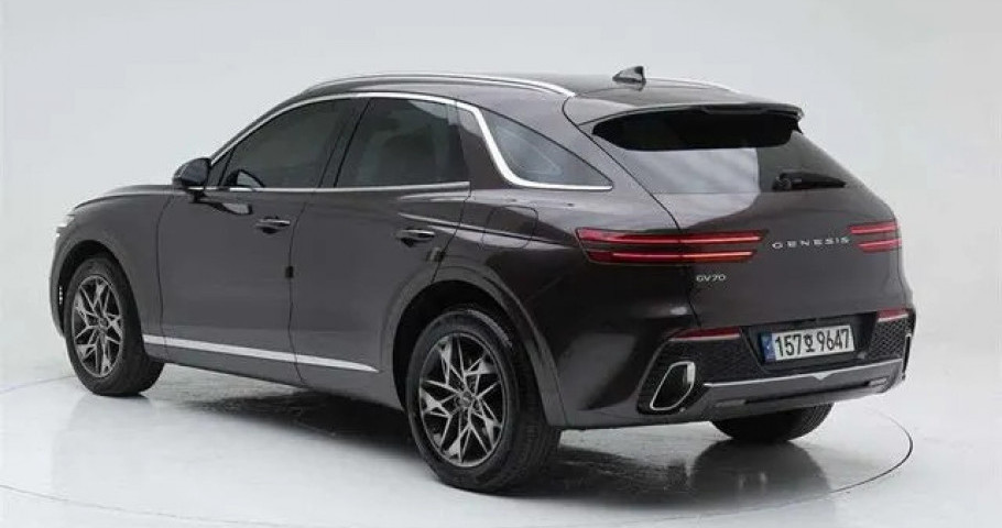 Genesis Gv70 