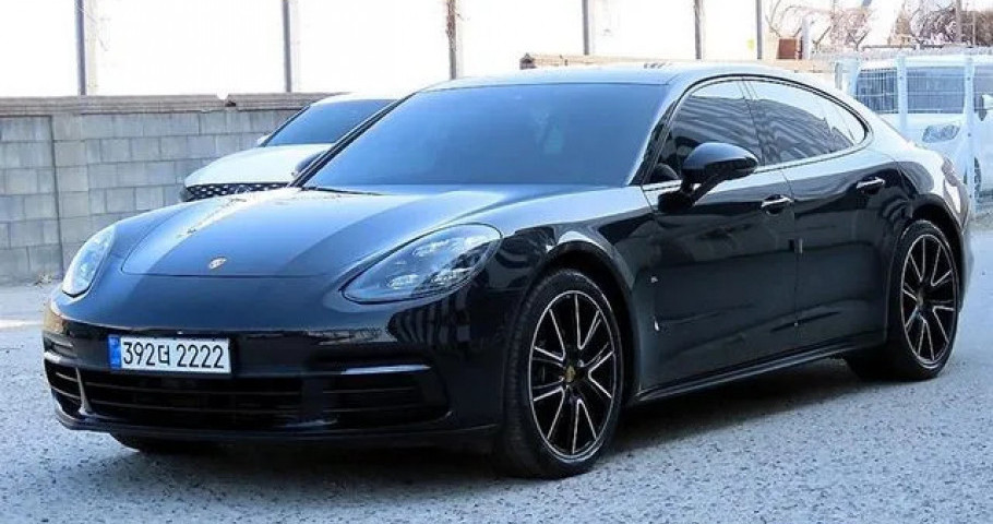 Porsche Panamera 