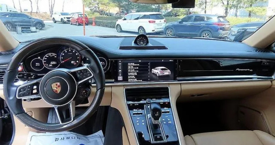 Porsche Panamera 
