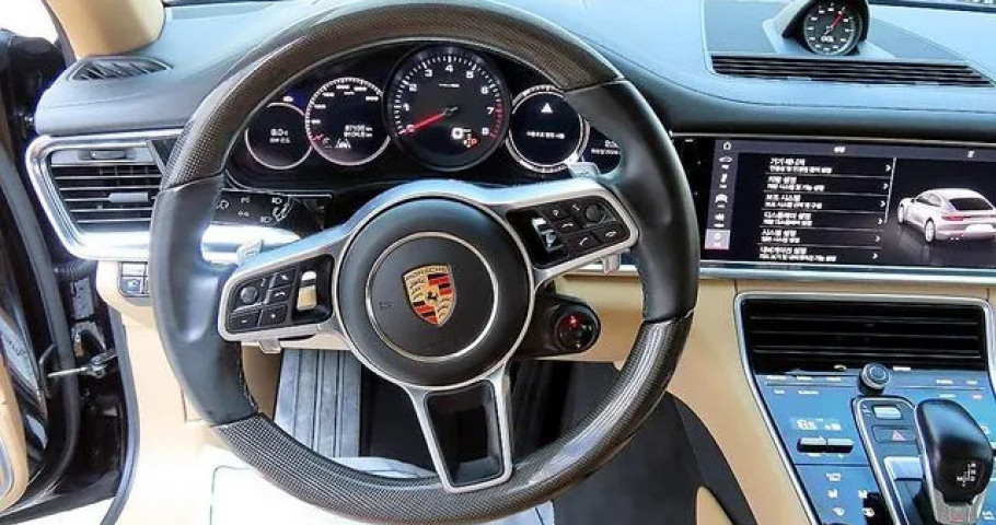 Porsche Panamera 