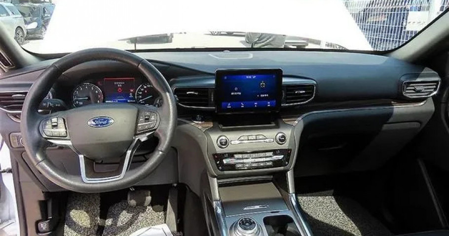 Ford Explorer 