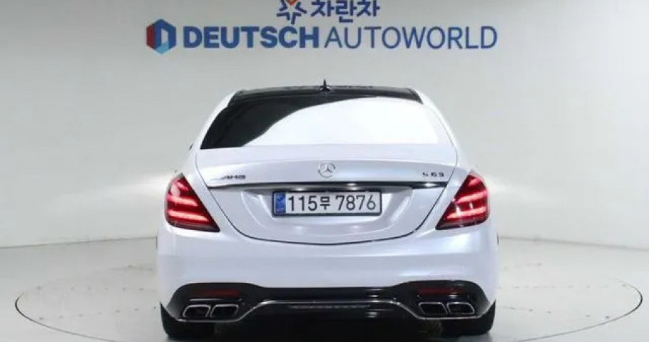 Mercedes-Benz S-Class 