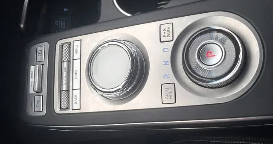 Genesis Gv70 
