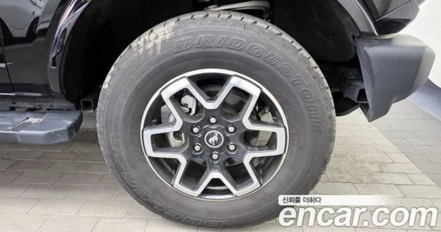Ford Bronco 