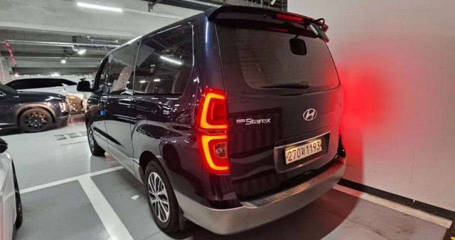 Hyundai Starex 