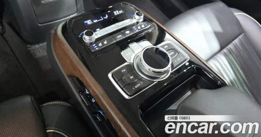 Genesis G90 