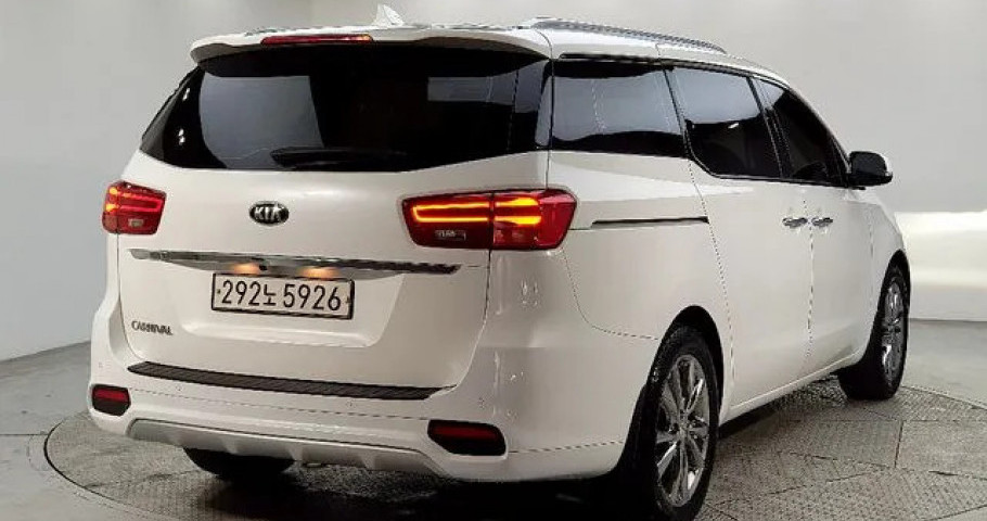 Kia Carnival 