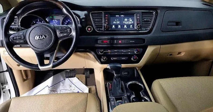Kia Carnival 