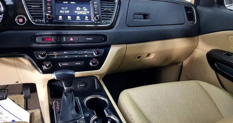 Kia Carnival 