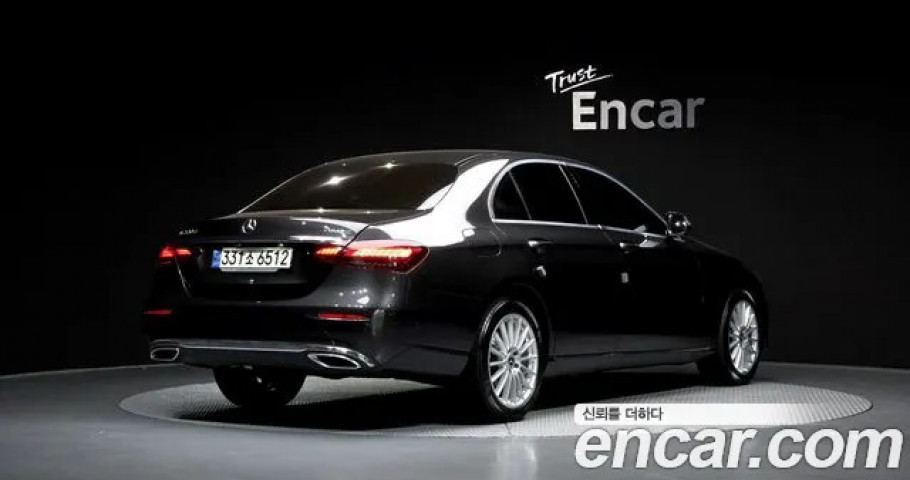 Mercedes-Benz E-Class 