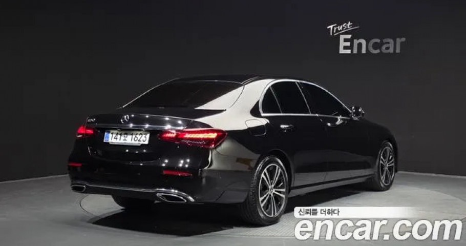 Mercedes-Benz E-Class 