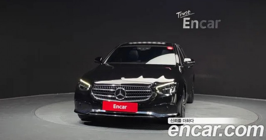 Mercedes-Benz E-Class 