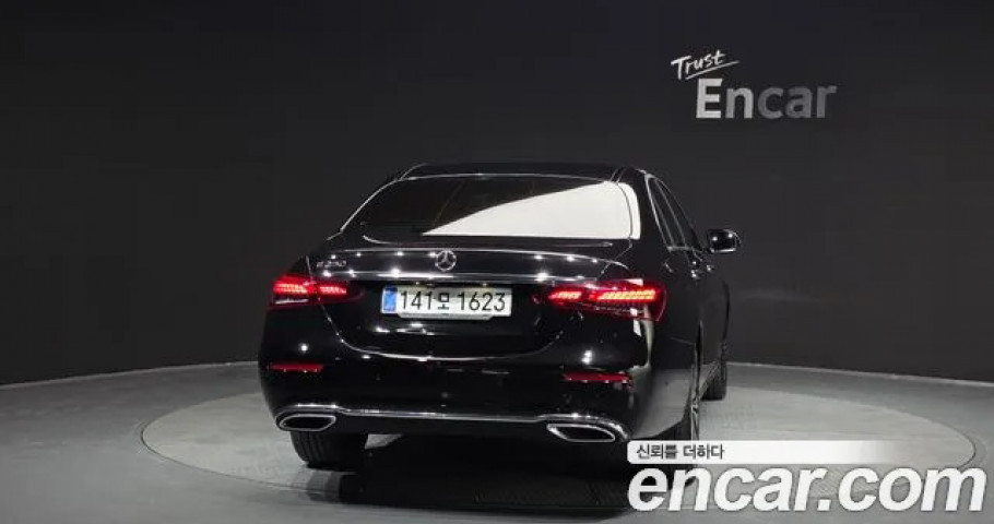 Mercedes-Benz E-Class 