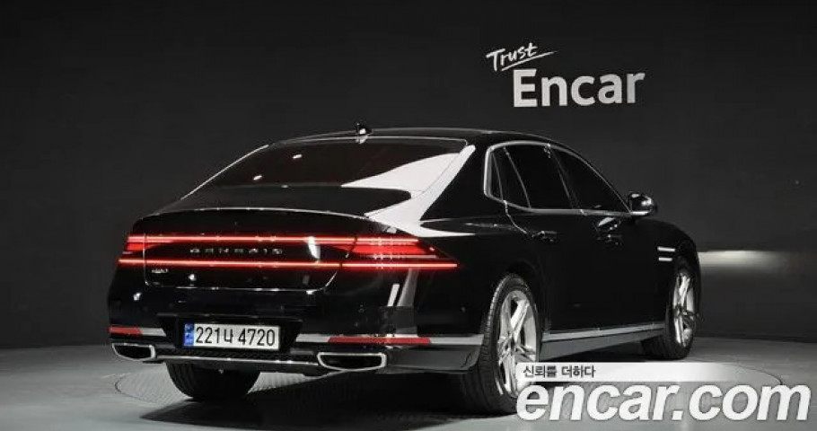 Genesis G90 