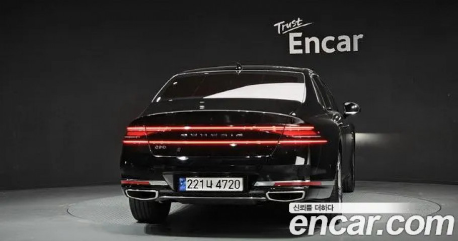 Genesis G90 