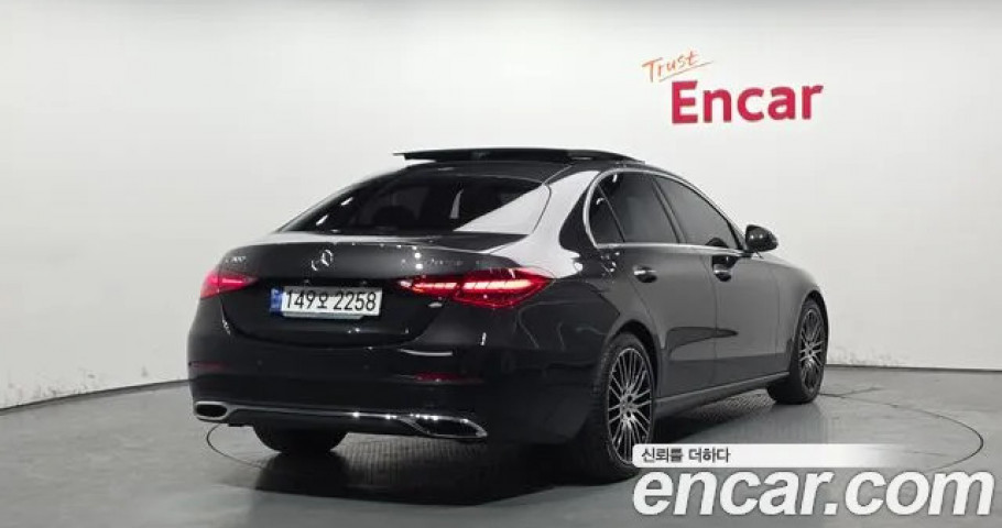 Mercedes-Benz C-Class 