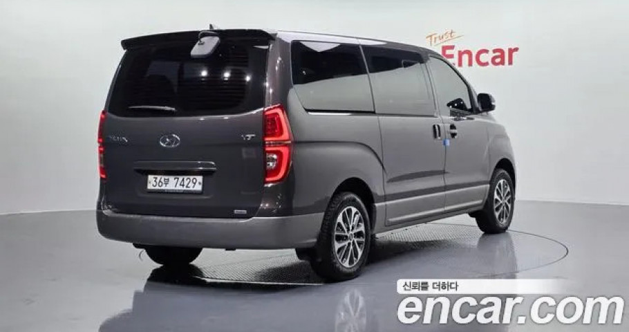 Hyundai Starex 