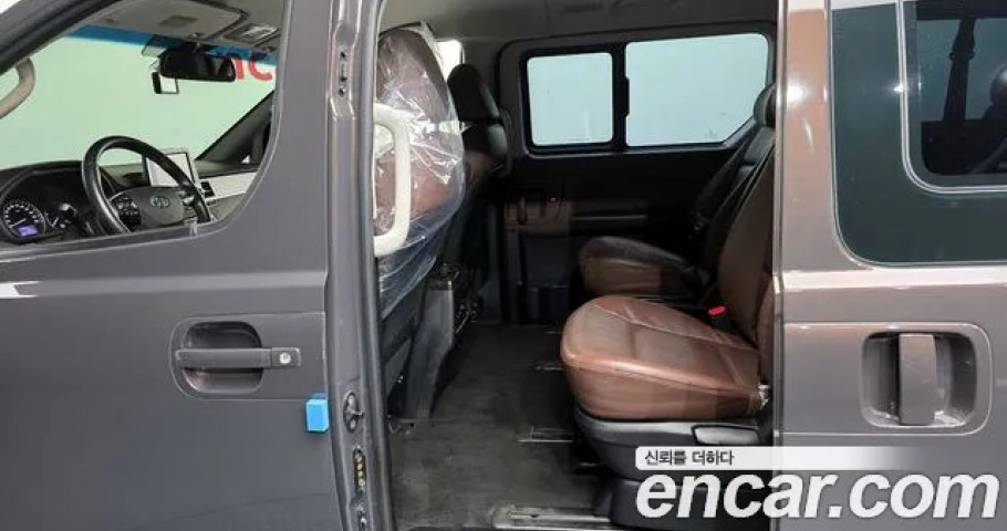 Hyundai Starex 