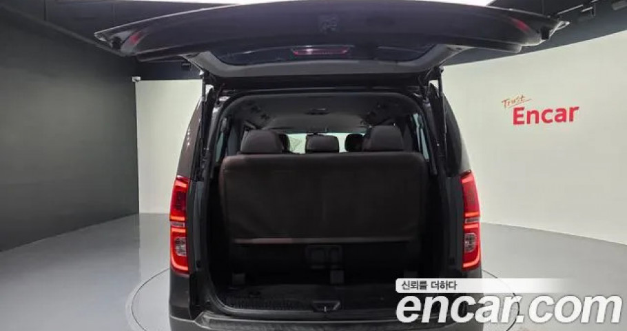 Hyundai Starex 