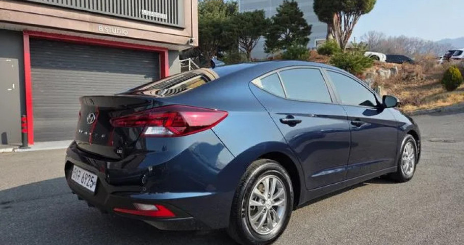 Hyundai Avante (Elantra) 