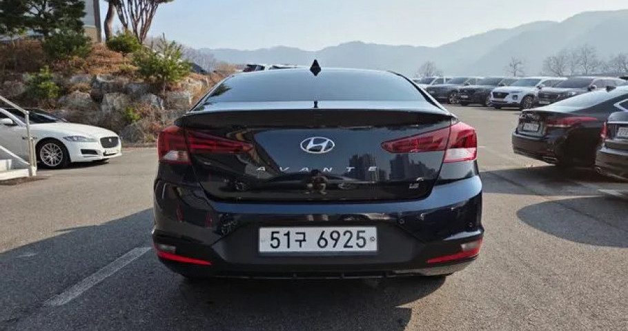 Hyundai Avante (Elantra) 