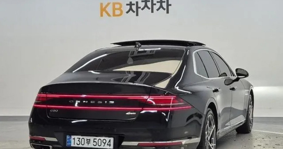 Genesis G90 