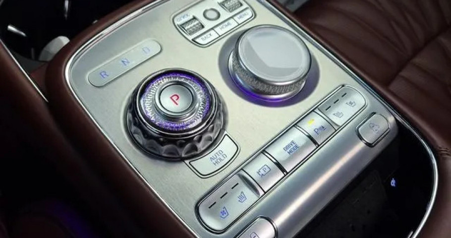 Genesis G90 