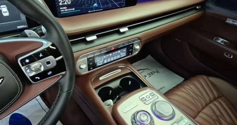 Genesis G90 