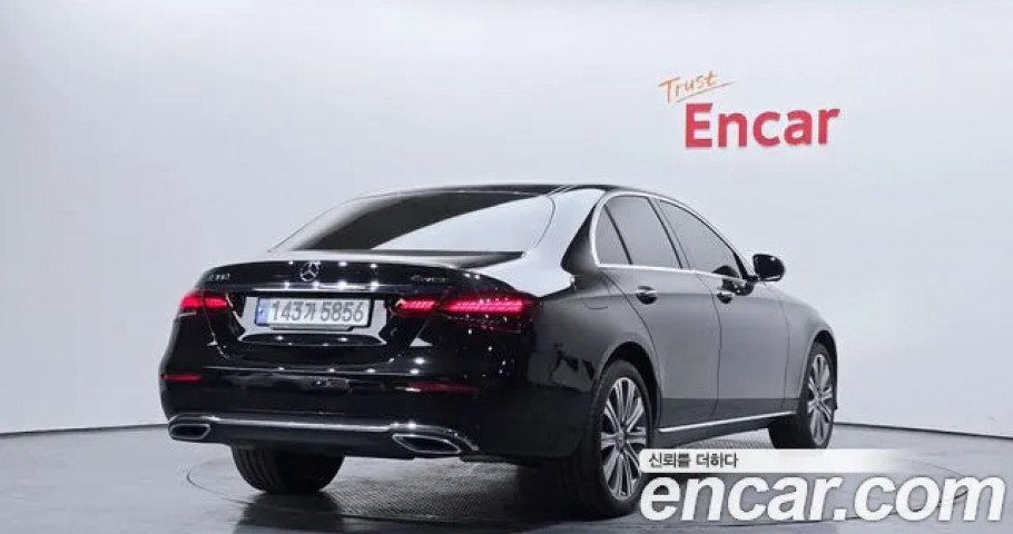 Mercedes-Benz E-Class 
