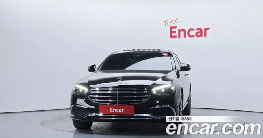Mercedes-Benz E-Class 