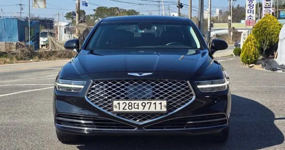 Genesis G90 