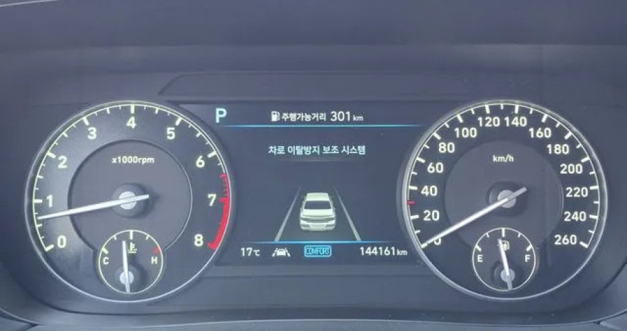 Genesis G90 