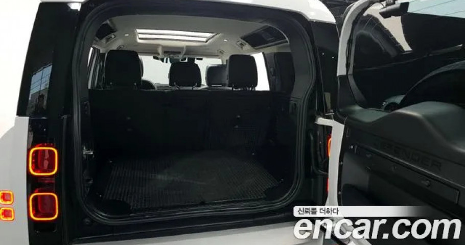 Land Rover Defender 