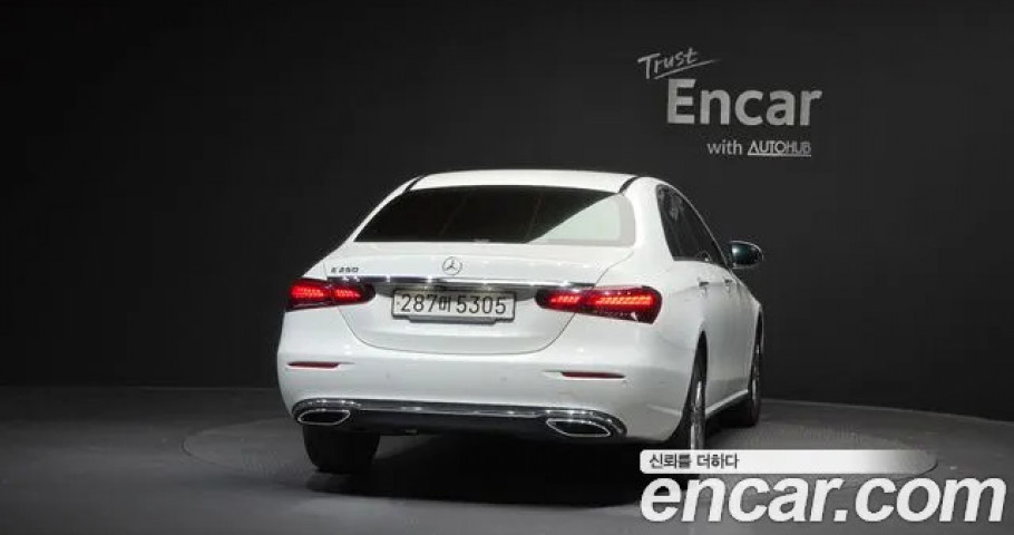 Mercedes-Benz E-Class 
