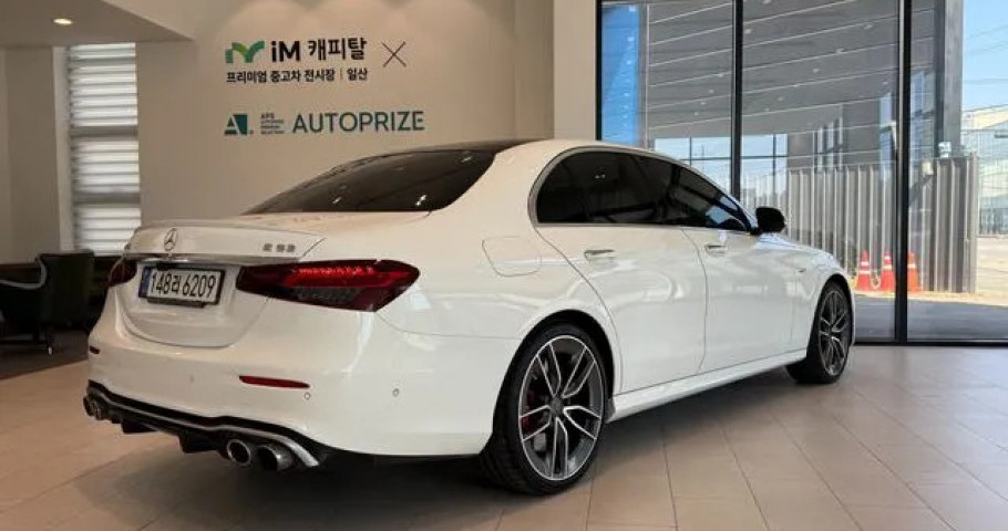 Mercedes-Benz E-Class 
