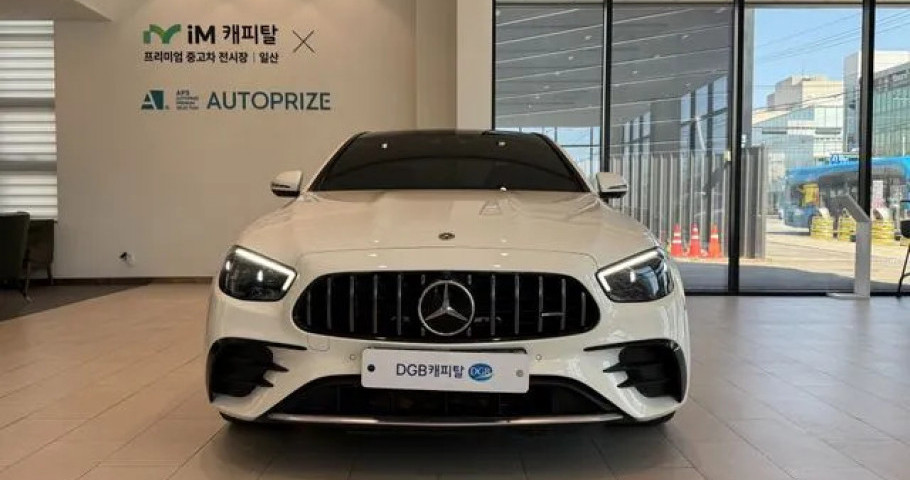 Mercedes-Benz E-Class 