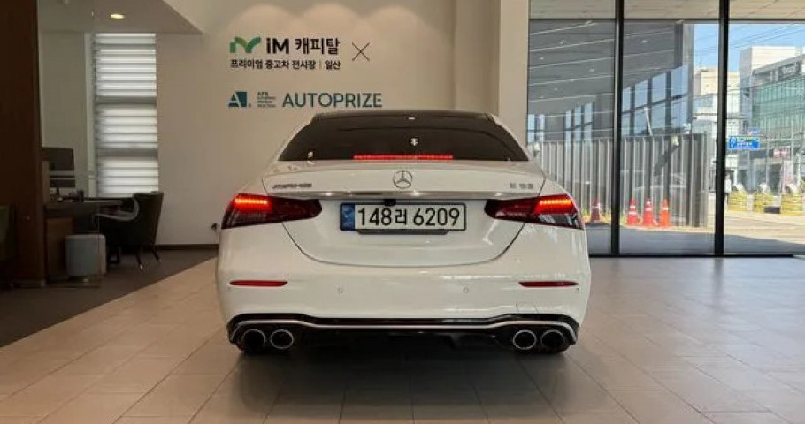Mercedes-Benz E-Class 