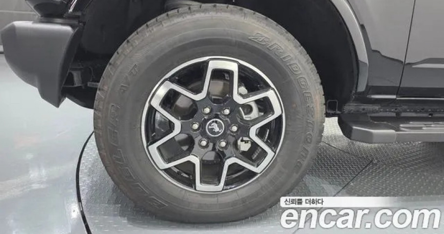 Ford Bronco 