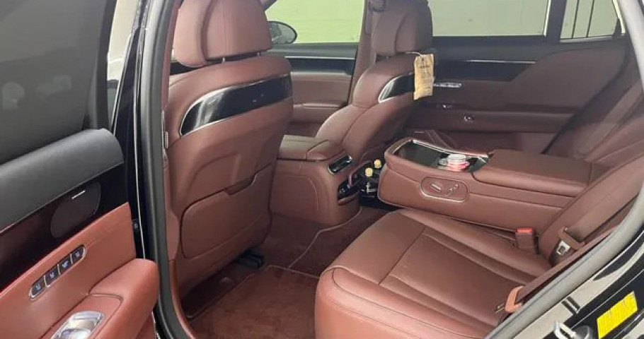 Genesis G90 